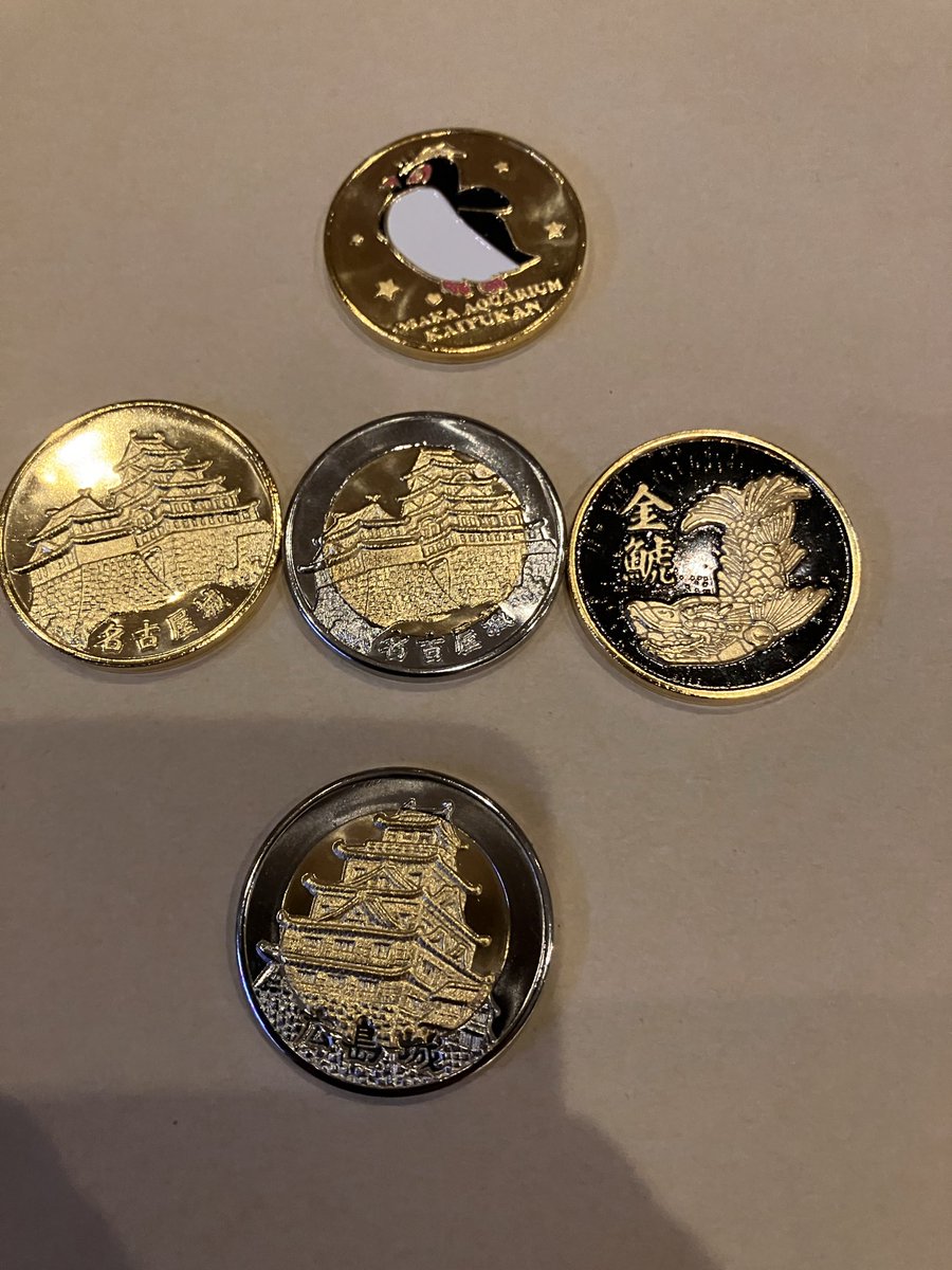 turner_cafe's tweet photo. 大阪海遊館ペンギン
名古屋城×3枚
広島城裏が鯉のカラーのやつ
計5枚ゲット！
＃chahei_medal https://t.co/DydxOMiGkF