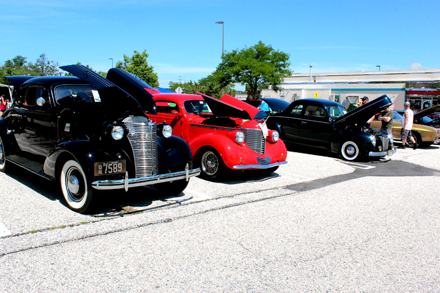 ThomasBoydPR's tweet photo. Looking for a fun way to spend Labor Day? Celebrate at Silver Diner’s Unofficial End of Summer Car Show in Cherry Hill – starting at 8 a.m. Check out some classic cars, enjoy some great food and send summer off in style!🎉

Find more event details here: https://t.co/s8N9YI14DH https://t.co/yx8E2A1FvS