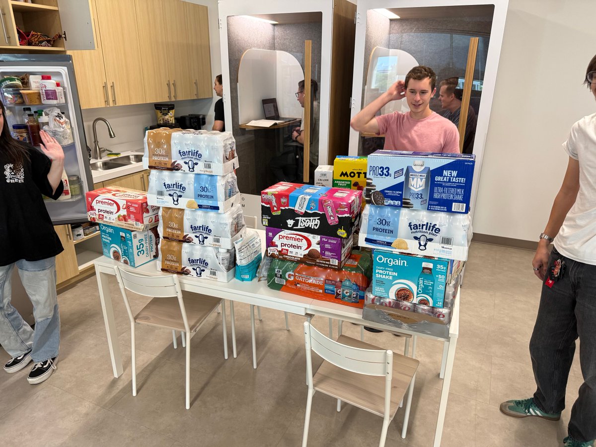 danielkentjones's tweet photo. Guess how much Zaymo spent on office snacks this month. Closest guess in the comments gets a box of Fairlife.

Hint: It's been increasing by about 8% month over month https://t.co/3f5vYANu77