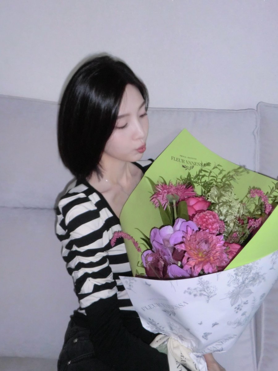 rvelites's tweet photo. 260903 _imyour_joy 💚

https://t.co/IGFapCMzeG

#HelloToJOYs30s
#바람결을_타는_파도같은_조이생일
FOR MORE JOYFUL SUMMERS

#JOY #조이 https://t.co/lYIBBFUFiH