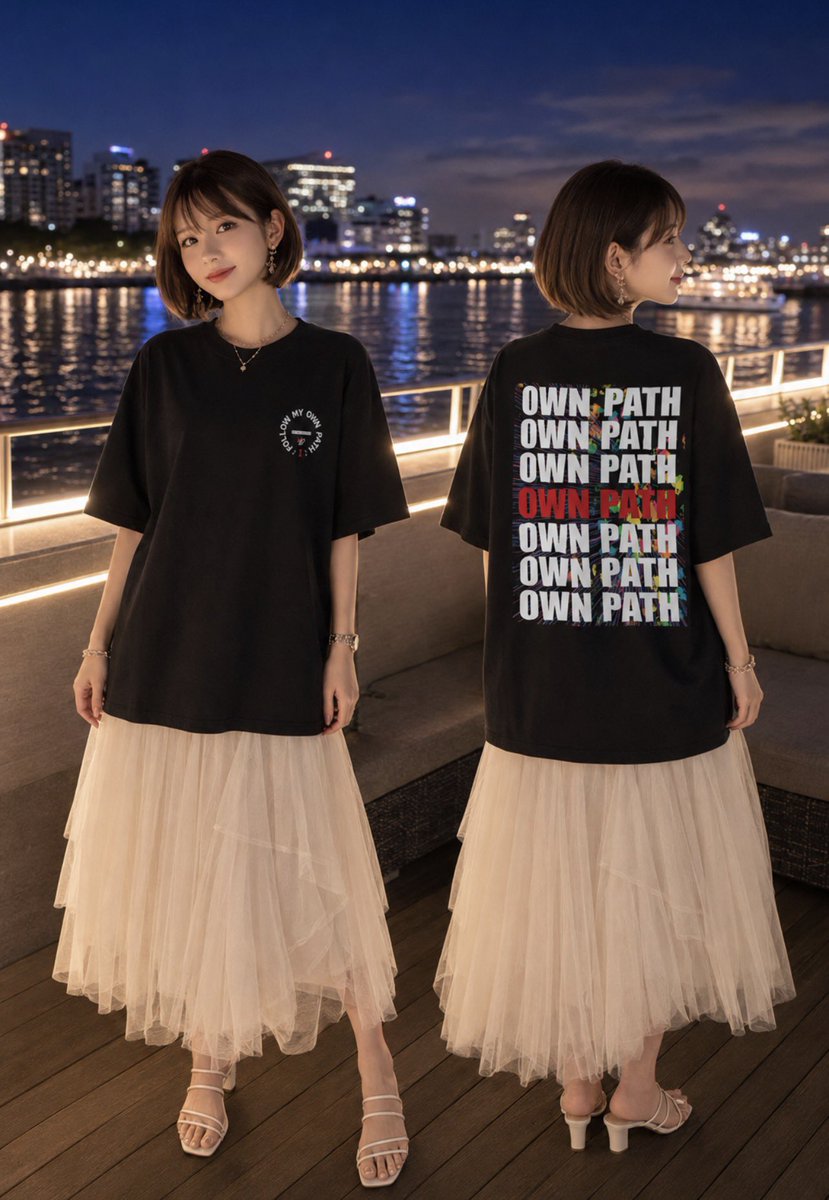 NaoBase_shop's tweet photo. BLACK × WHITE

シンプルなフロントから、
振り返ると大胆なバックプリント。

新作
OWN PATH Oversized T-Shirt

オーバーサイズだから、パンツだけじゃなく
ロングスカートにも。

7段の「OWN PATH」に、一段だけRED。

BLACK / WHITE
¥7,000（税込）

I FOLLOW MY OWN PATH.

#NaoBase_shop https://t.co/1F1yalpLYF