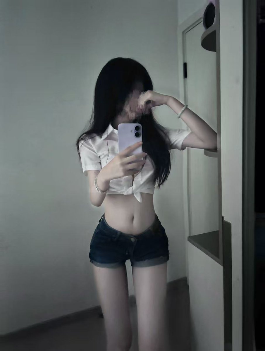 qigongling's tweet photo. 全网最纯情女高 https://t.co/9JFEzWlh0g