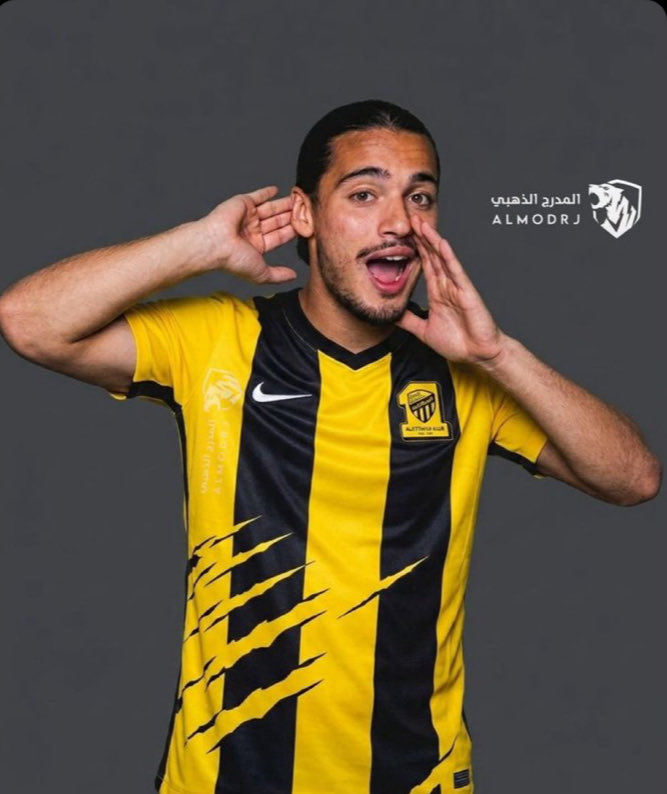 umtalal5555's tweet photo. #SignHadjMoussa

اما دعم الاتحاد 

                       ✅باللاعب انيس حاج✅

                    ❌مقاطعه الدوري لنهاية الموسم

        نحن نناشد جماهير الاتحاد الوفيه بعدم         الحضور 

وفاء لناديكم الاتحاد العظيم https://t.co/dmQKQuac95