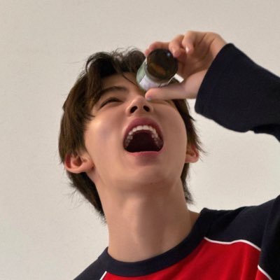 schltv's tweet photo. @winseanheart maukk https://t.co/Suq2Nqlfg9