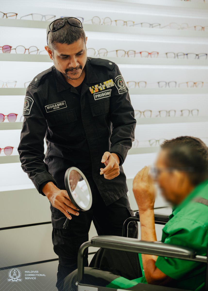 CorrectionsMv's tweet photo. ހުޅުމާލޭ ޖަލުހައި ތިބި ޤައިދީންނާއި ބަންދުމީހުންގެ ތެރެއިން، ޚާއްސަ ބަލިތަކާބެހޭ ޑޮކްޓަރުންނަށް ދައްކަން ރިފަރކޮށްފައިވާ މީހުން ޑޮކްޓަރުންނަށް ދެއްކުމަށް ހުޅުމާލެ ހޮސްޕިޓަލާ  އާ ގުޅިގެން މިއަދު އޮޕަރޭޝަނެއް ހިންގައިފި.  މިގޮތުން މި އޮޕަރޭޝަންގައި 17 ޤައިދީން ޚާއްސަ ޑޮކްޓަރުންނަށް ދައްކާފައިވޭ.

@HomeMinistrymv 
@HMH_mv
