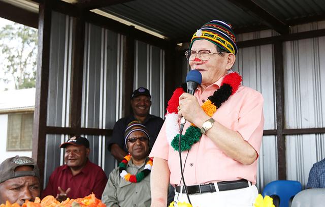 RyanMeg12197's tweet photo. In March 2013, the 4th World Peace Tour reached Papua New Guinea! HWPL Chairman Man-hee Lee met the Deputy PM, spoke with church leaders, and addressed 5,000+ villagers in Ialibu.
Read more: https://t.co/YfgxCJo8hl
#HWPL #ManHeeLee #WorldPeaceTour #PeaceTour #PapuaNewGuinea https://t.co/7Ca4ZqRE0R