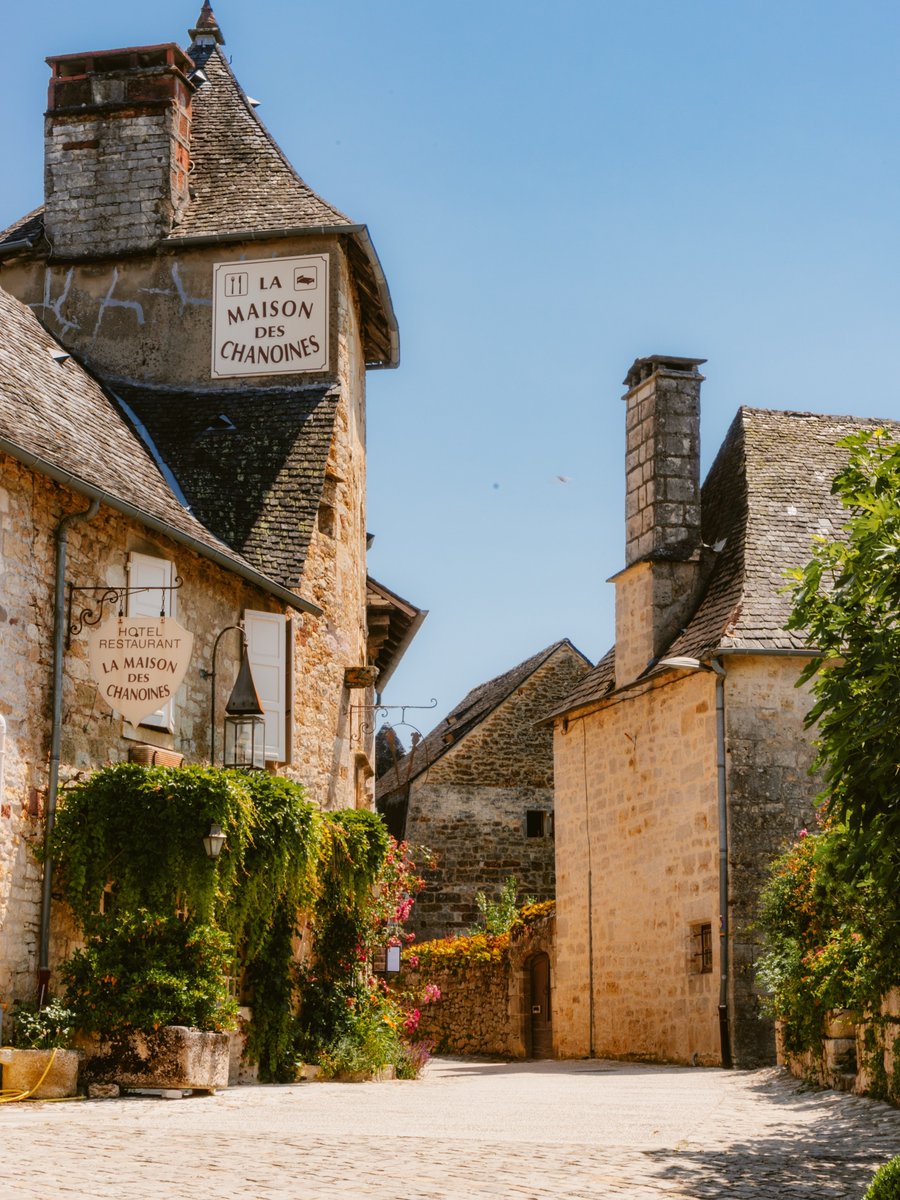 echoesofworld's tweet photo. France https://t.co/UQ7pAOcRc3