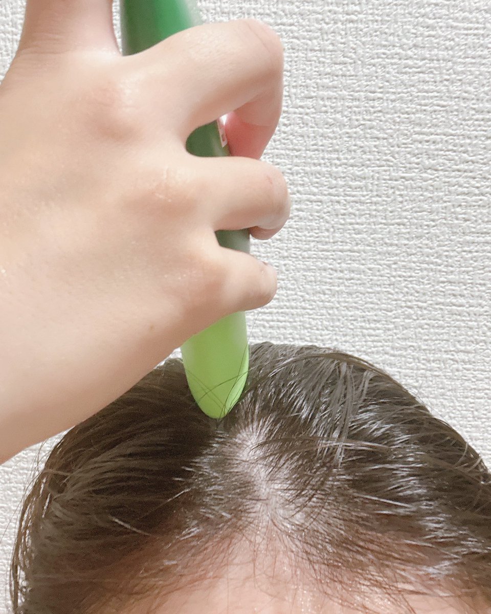 Pekoo_ri's tweet photo. Lemon Squareを通じてAROMATICAさまからローズマリー PDRN スカルプセラム100mlを提供していただきました 
PDRN*¹成分を頭皮の毛穴の20分の1サイズの極細ニードルで届けてくれるんだって
*¹整肌成分
爽快感のある使い心地で頭皮がすっきりするような使用感
#AROMATICA #lemonsquare🍋 #pekoo_ri_life https://t.co/NumqLcxou6