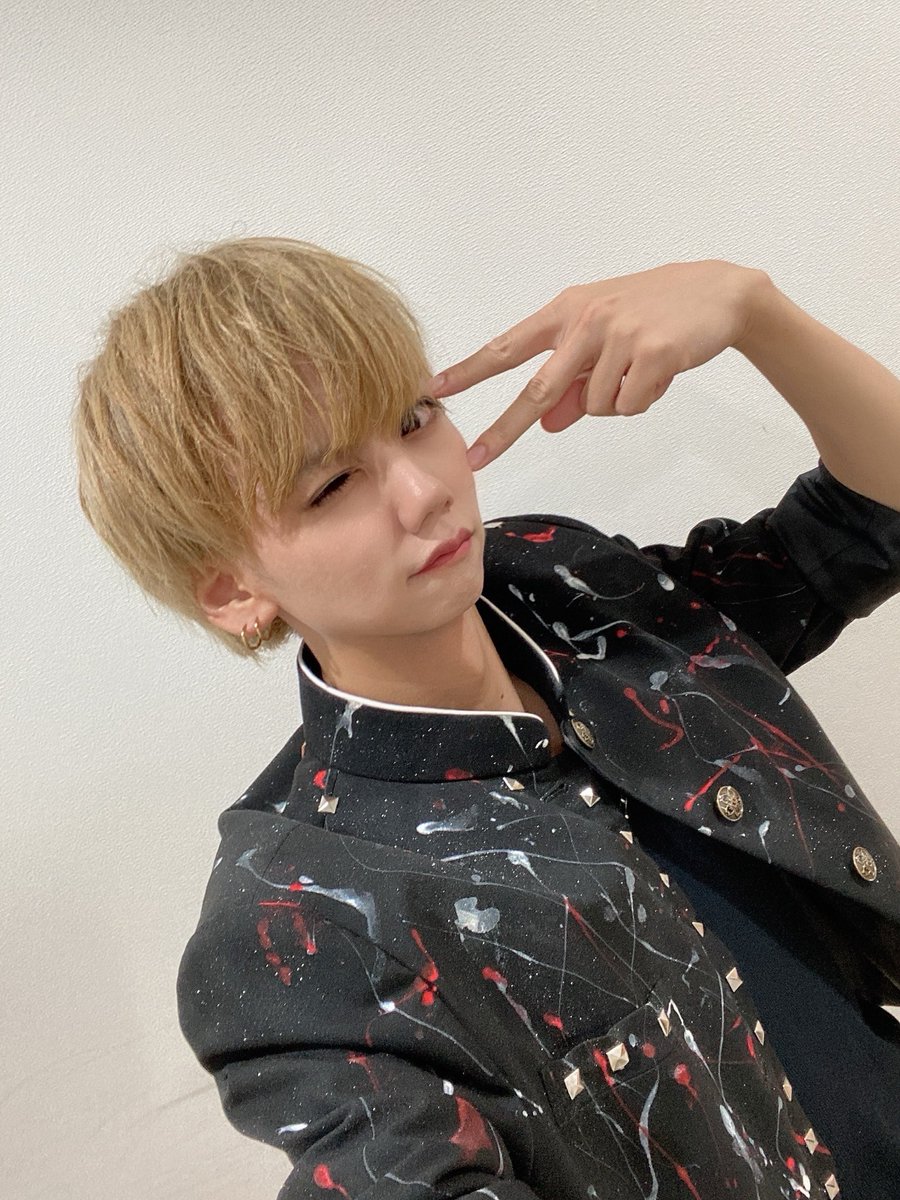 s_cyber_atsumi's tweet photo. 本日はFan's choice LIVE
2度目の開催ありがとうございました‼️
投票形式も毎月変わるので、また新しいセトリだったりライブに出会えるのが楽しみですね😊
来月もファンズチョイスもよろしくね💕

次は5日6日土日、いよいよ一宮遠征です🚗
素敵なアーティストさんとも共演できるので楽しみです！ https://t.co/XrVbz3Qs0b