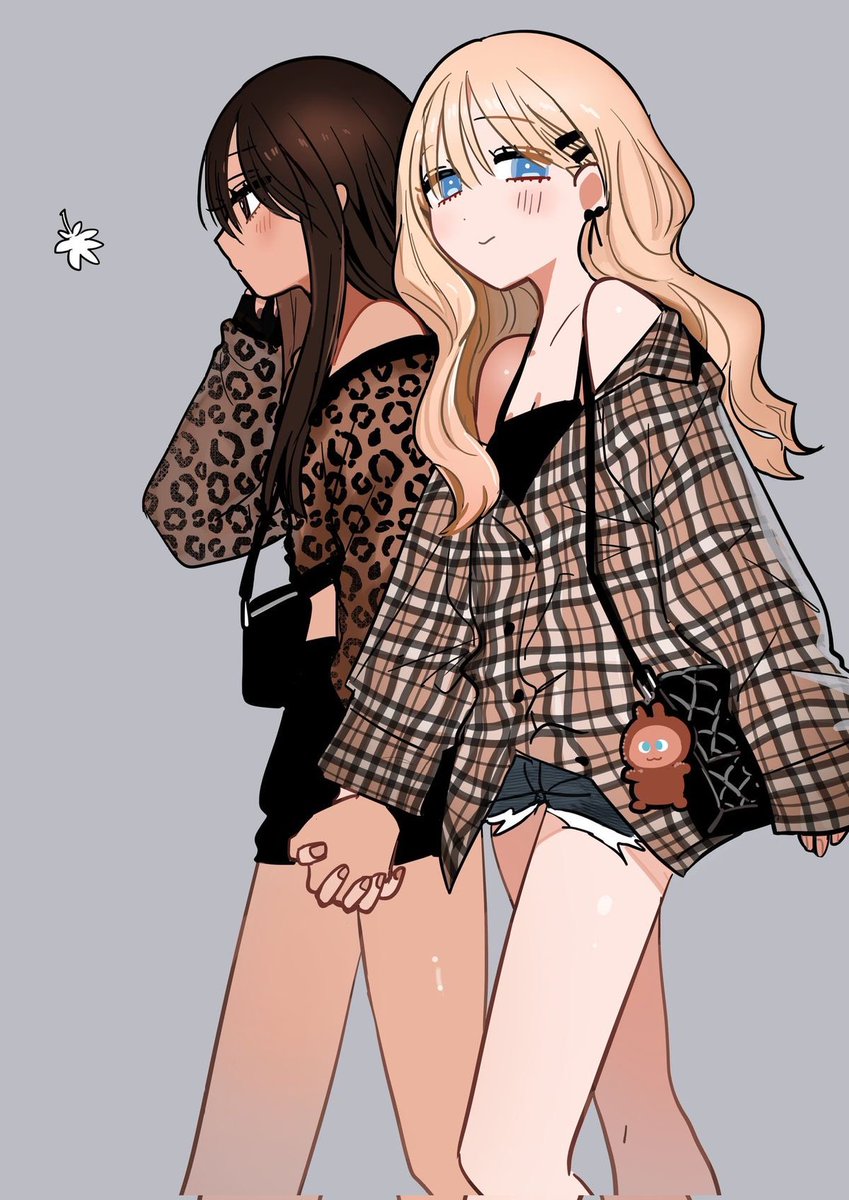 kyoruyeye's tweet photo. and happy bisexual visibility month to my bi4bi gyaru yuri 🩷💜💙 https://t.co/ZzPcU5mGml