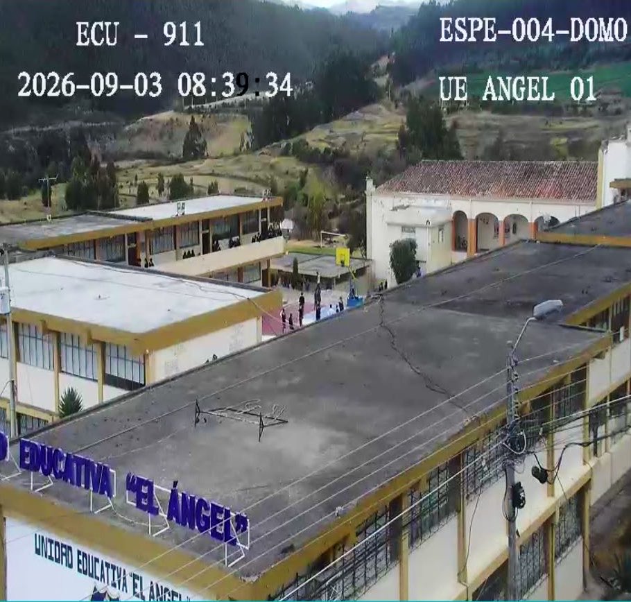ecu911Ibarra's tweet photo. #Carchi | Cámaras de #VideovigilanciaECU911 brindaron apoyo visual al retorno a clases🎒 📚en las distintas Unidades Educativas de la provincia.

🎥 El monitoreo permanente desde el Centro Local y coordinar oportunamente la atención de emergencias con las instituciones de respuesta.

🤝 Acompañamos al regreso a clases y la seguridad de la comunidad educativa.

#LíneaÚnicaParaEmergencias 9-1-1
#VolvemosAlAula