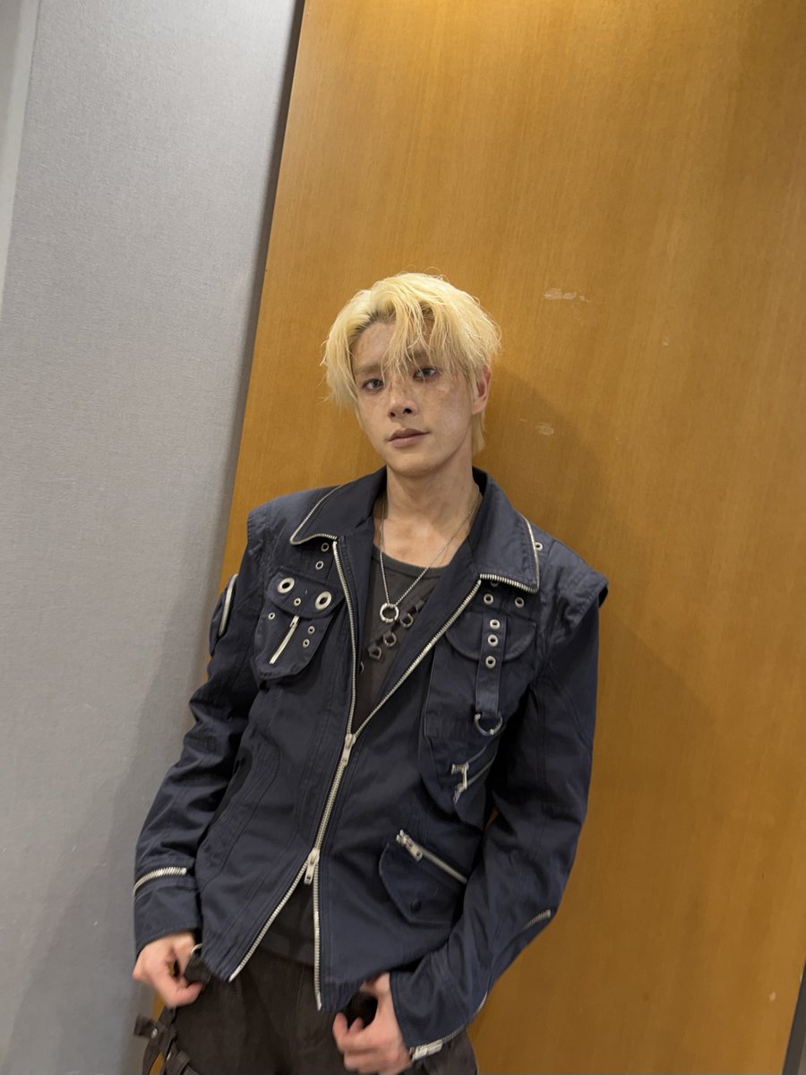 enhypenweverse's tweet photo. [ #제이크's DM ] 260903

🐺: We did 1st [place] again today!!!
🐺: Hehe
🐺: Did ENGENE see?
🐺: [Pictures]
🐺: 3 [pictures for] todayyyy
🐺: I worked hard that's why [my] face looked like that..
🐺: [I] worked hard
🐺: [Just] joking [that's just] makeup.. Heh
🐺: ENGENE worked really hard today too
🐺: I love you so much
🐺: 🫶

@ENHYPEN_members @ENHYPEN #ENHYPEN #엔하이픈 #JAKE