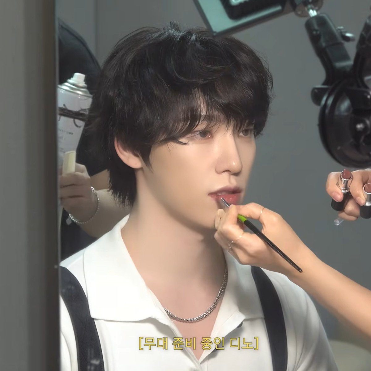 dding_0211's tweet photo. 거울 속 디노 잘생김 수준 진짜 말안됨.... https://t.co/w2WGMTf2YE