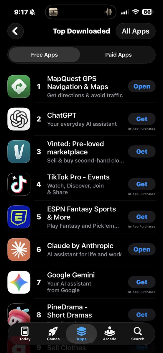 MichelleW929's tweet photo. @MunisingYooper @OutFrontCNN You realize that not all apps are available on Mac, right?? Or did you know that and did this anyway? https://t.co/m1rHtI6lcJ
