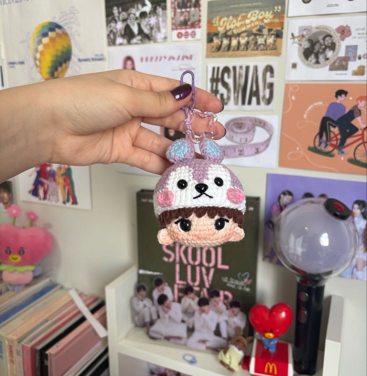 thvfashion's tweet photo. Chaveiro Hobi a pronta entrega!!

R$60 + frete!!

• Envio amanhã!!
• Possuo feedbacks positivos! 

🏷️vendo venda, BTS, hoseok, kpop https://t.co/ASI6eJvRRk