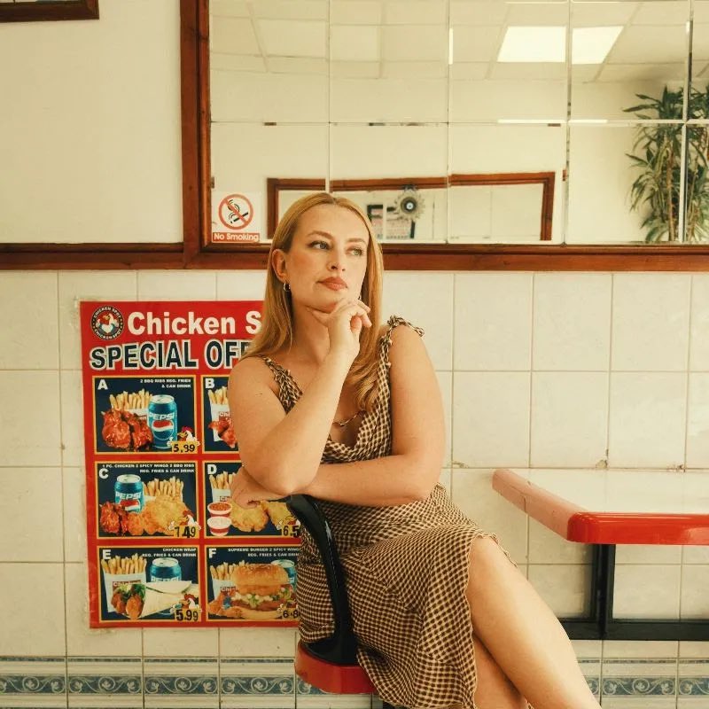 DblTkeMedia's tweet photo. 🚨 AMELIA DIMOLDENBERG’S “CHICKEN SHOP DATE” IS COMING TO AN END 😭🍗

after 12 YEARS of iconic celebrity dates, the beloved series is officially entering its final chapter. 💔 https://t.co/yQBHsdK386