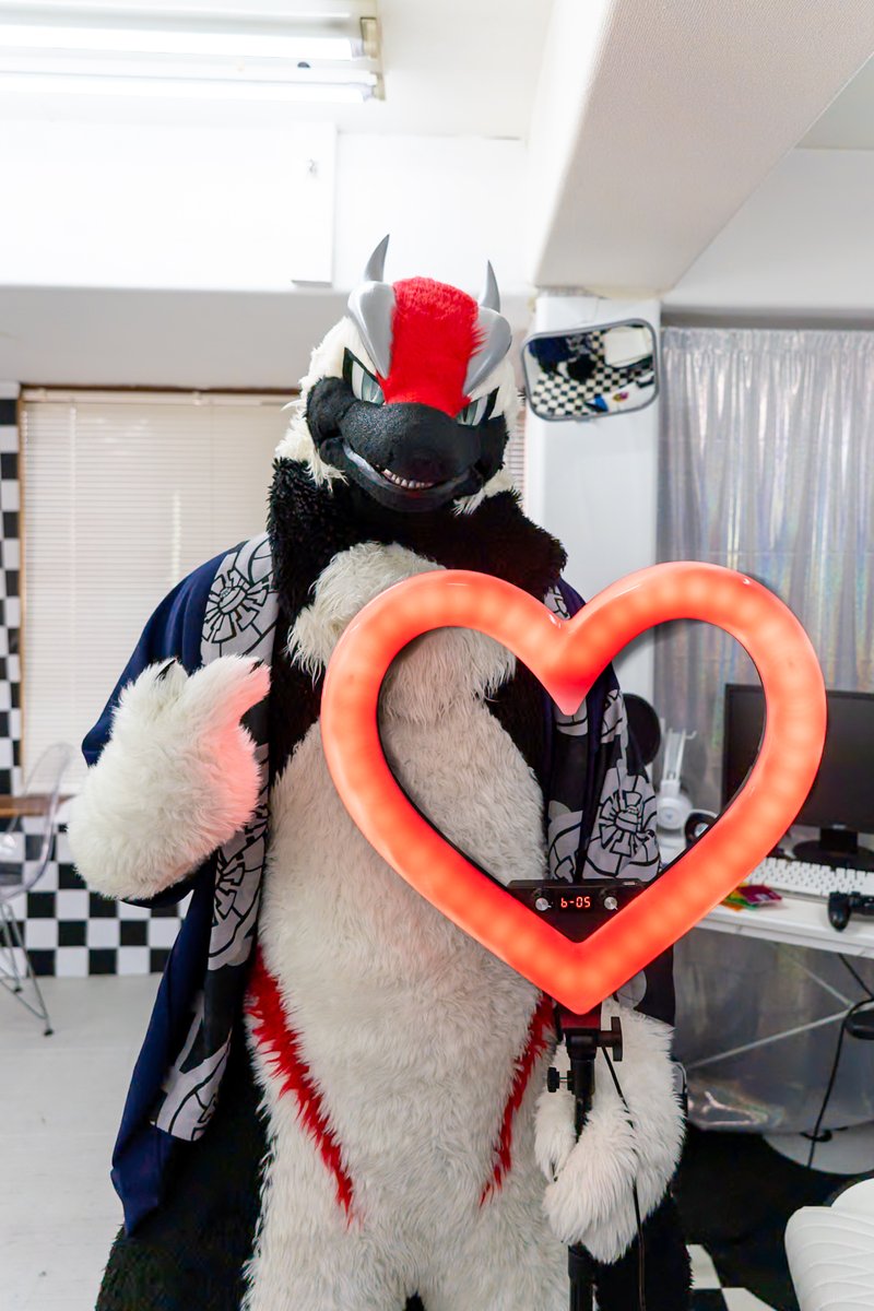 DTNoppo's tweet photo. 合言葉、わかってる？
#FursuitFriday
#クレはーと https://t.co/CVl6wepsmX