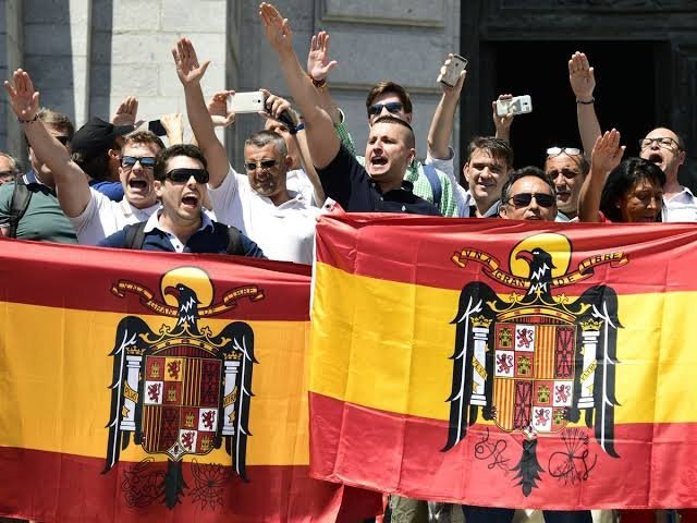 Sir_Jek810's tweet photo. @marcvidal No os olvidéis de #Sebta y #Melilia y de las docenas de islotes rocosos... vosotros, los #castellanos ✝️, seréis aún más grandes...😅
!! Incluso sin #Cataluña y el #País_Vasco . !!
#Euskadi_askatuta
#España_colonial
🩸🩸🩸🇪🇸🩸🩸🩸 
#Visca_Catalunya 
#Free_Ceuta
#Free_Melilia https://t.co/N5zj1LQ0yy