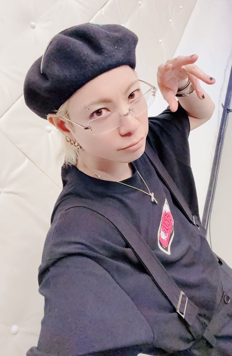 SLH_shirahan's tweet photo. いりぽん沼おわり！
いりぽんについて色々喋れておもろかった！！でもまだまだ全然喋れますもっと喋りたいです🙆‍♂️
来てくれたみんなありがと🙏 https://t.co/ziZoQrdQXm