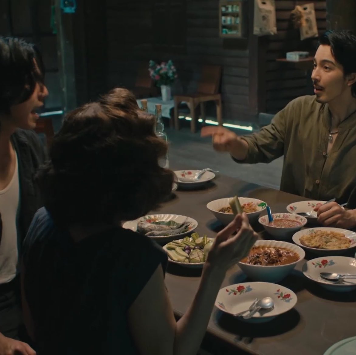 CloudDustCastle's tweet photo. กุคือพี่กิ๊กมาก มานั่งดูเขาหนุ๋งหนิ๋งกัน แม่ยังจำเป็นอยู่ไหมลูก #แดงไบเล่ย์ https://t.co/ErM4pGJtKC