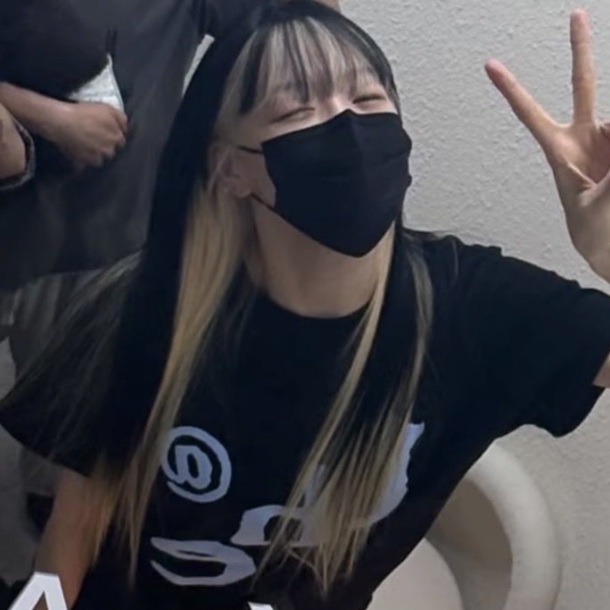 badaleesbica's tweet photo. 2023 bada lee is back, js kill me now https://t.co/znuAjsFoS9