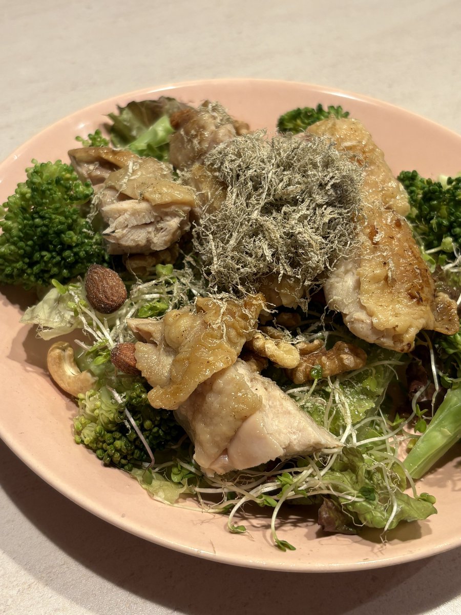 ppekolog's tweet photo. 晩ごはん✨

さらだ🥗💪

＃おうちごはん ＃お家ごはん https://t.co/nFvu18u4QV