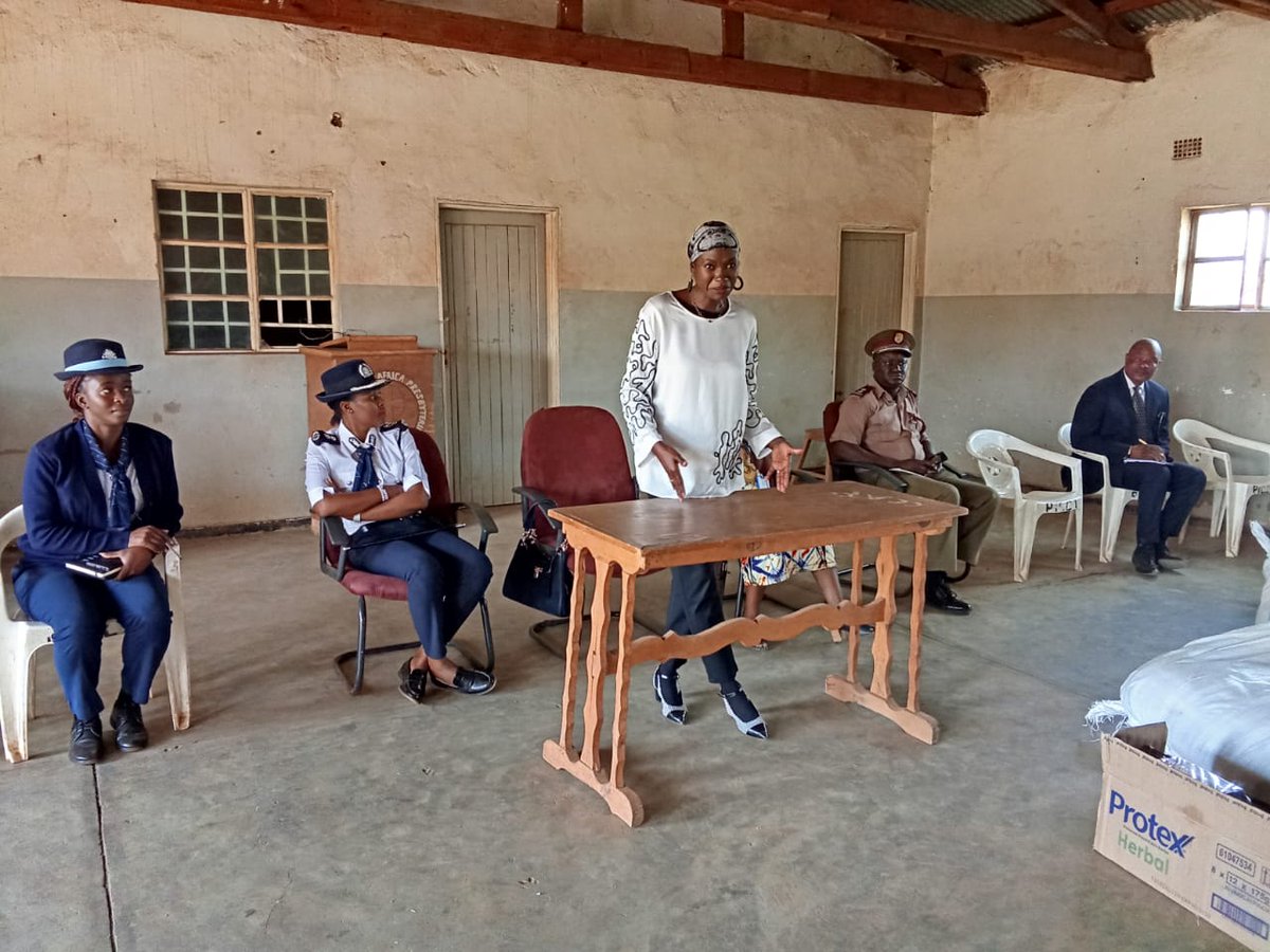 IOMMalawi's tweet photo. Under the #BMMProgramme funded by @EUinMalawi, IOM &amp; @Immigration_Mw provided essential relief items to 99 detained Ethiopian migrants, including 30 minors. The support underscores a shared commitment to protecting vulnerable migrants &amp; upholding dignity in migration management. https://t.co/aOqmyvb0BE