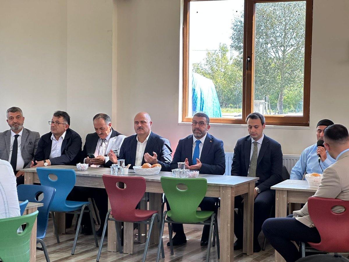 Ademcalkin's tweet photo. 📍Selim - Yukarı Damlapınar Köyü - Taziye

Rahmeti rahmana kavuşan, annesinin vefatı dolayısıyla Yukarı Damlapınar Köyü Muhtarımız Cesim Çelik'e taziye ziyaretinde bulunarak, baş sağlığı ve sabırlar diledik. Merhumenin ruhu için Fatihalar okuduk.

Cenab-ı Allah rahmet eylesin.
Mekânı Cennet olsun.