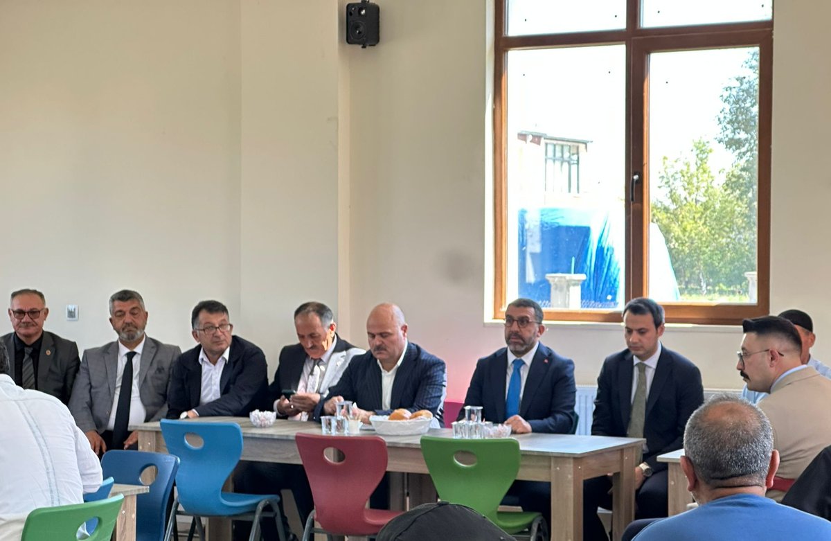 Ademcalkin's tweet photo. 📍Selim - Yukarı Damlapınar Köyü - Taziye

Rahmeti rahmana kavuşan, annesinin vefatı dolayısıyla Yukarı Damlapınar Köyü Muhtarımız Cesim Çelik'e taziye ziyaretinde bulunarak, baş sağlığı ve sabırlar diledik. Merhumenin ruhu için Fatihalar okuduk.

Cenab-ı Allah rahmet eylesin.
Mekânı Cennet olsun.