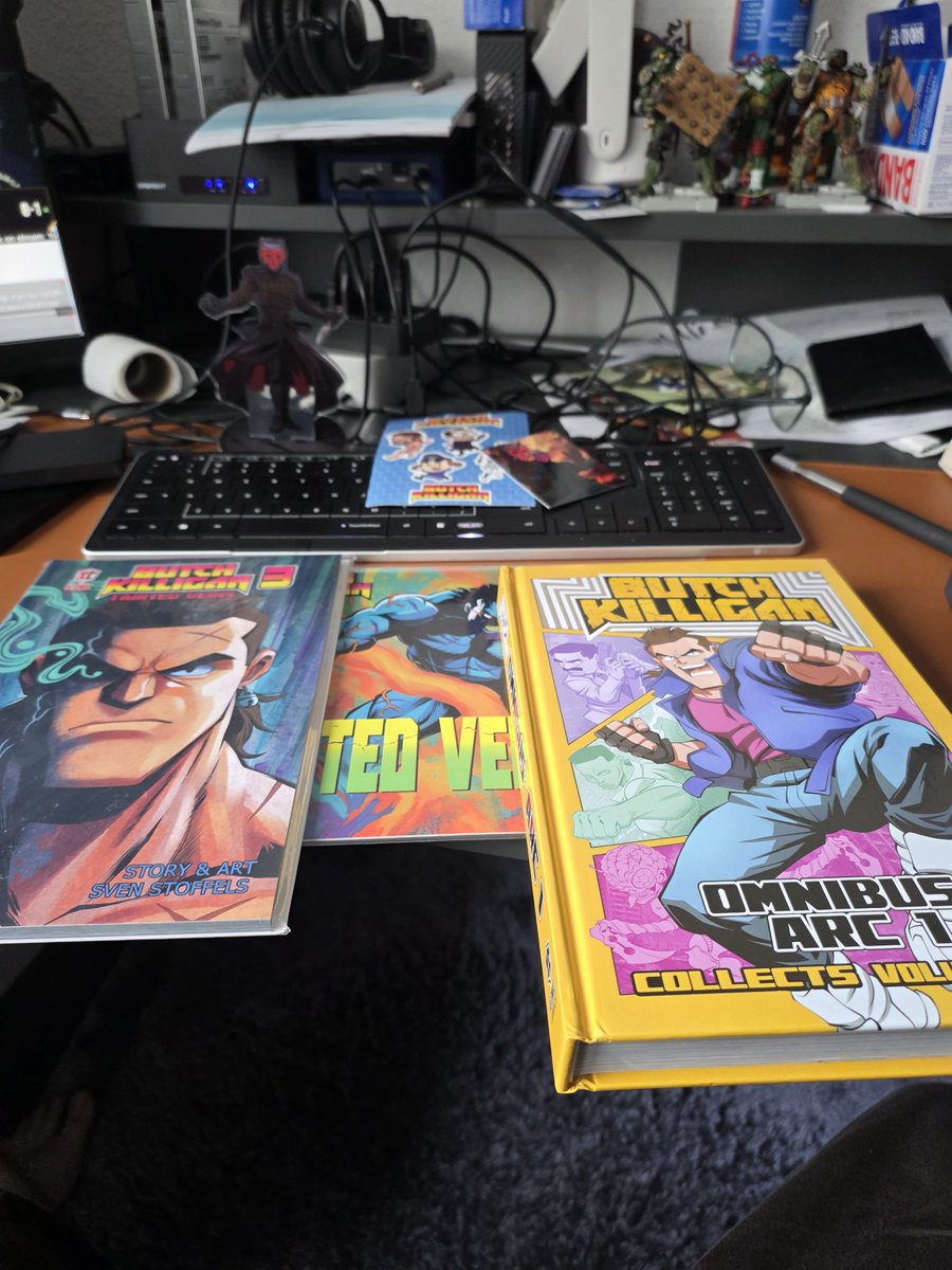 WaterWalkerTech's tweet photo. Just got my package and read through Vol 3, looking forward to the next chapter! @svenstoffels https://t.co/sdgez7bzUQ