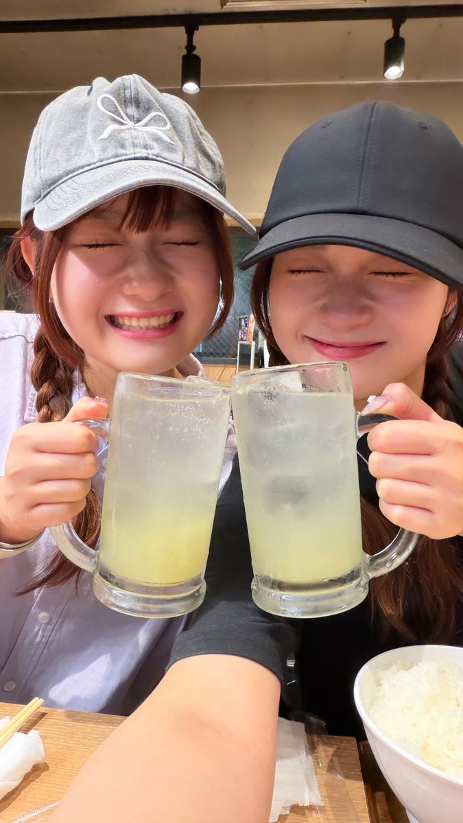 Shion_Unemoto's tweet photo. 無事お仕事終了しました☺️⭐️
楽しかったーーー!!
何気にかのんと2人で初めてお酒飲んだ笑
(なんか今胃がムカムカしてる、𖦹 ·̫ 𖦹笑)

みんなも今日も1日お疲れ様でした❤️❤️
たくさん休んでね〜😪 https://t.co/iLbuRwz6bv