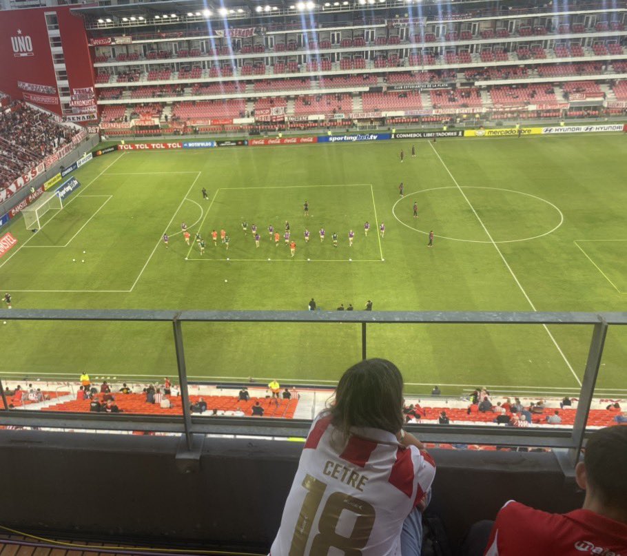 _risingfenix's tweet photo. @santi__EDLP Terraza de 115 🤭 https://t.co/Auv9uo5Oa9