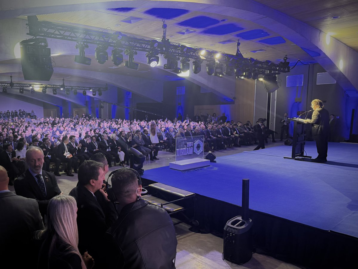BarchiesiDip's tweet photo. Con el presidente Milei en el Foro Madrid en Santiago de Chile. 🇨🇱🇦🇷 https://t.co/3OS0fAw6tp