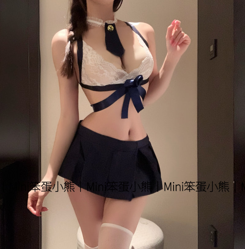 pp220908's tweet photo. 是可以户外穿的情趣内衣 免脱后入超快 https://t.co/XWByJ1if5Q