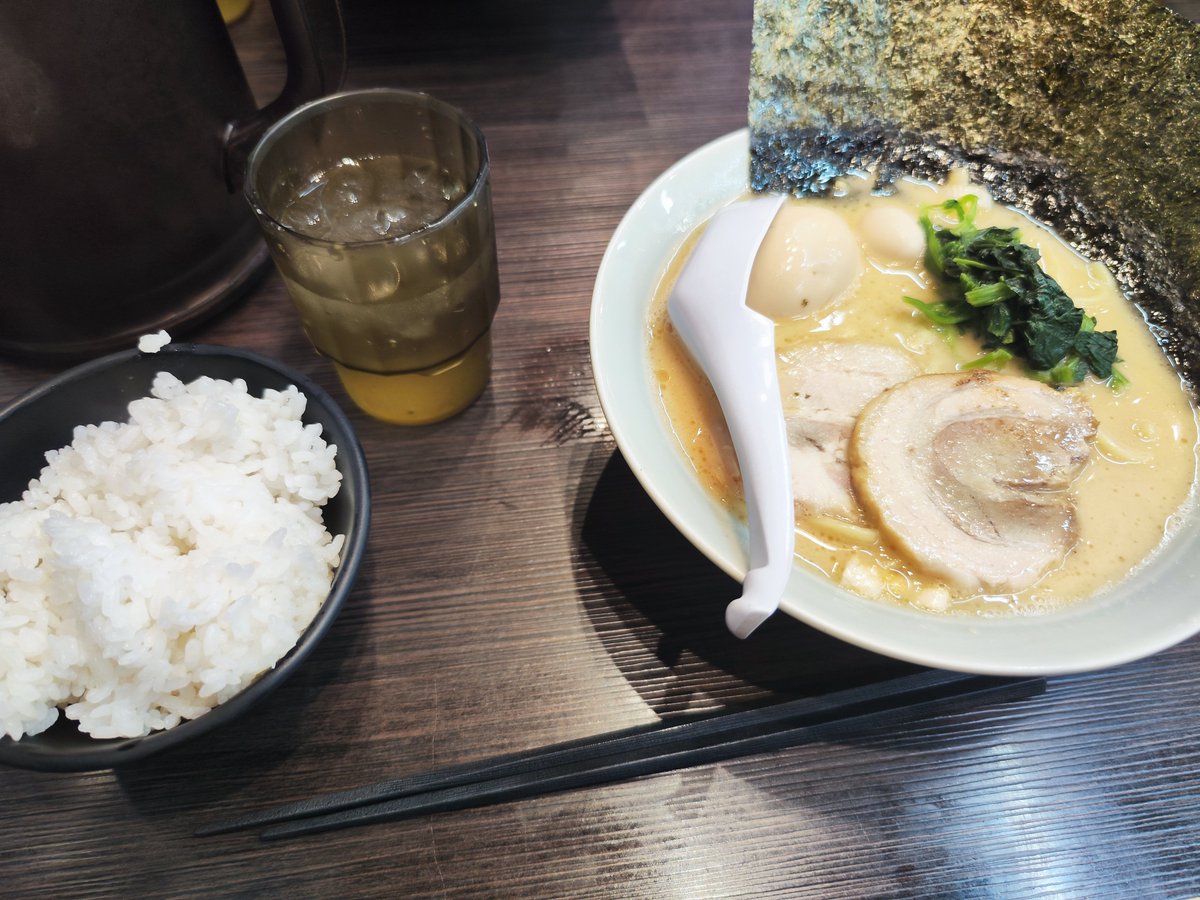 Sasa_Archive_'s tweet photo. 友達と旅行行って、色んな人に祝ってもらって最高の誕生日でした
ありがとうございました😊

旅行先の飯うまかったで〜〜〜 https://t.co/QFSrcGFTGH