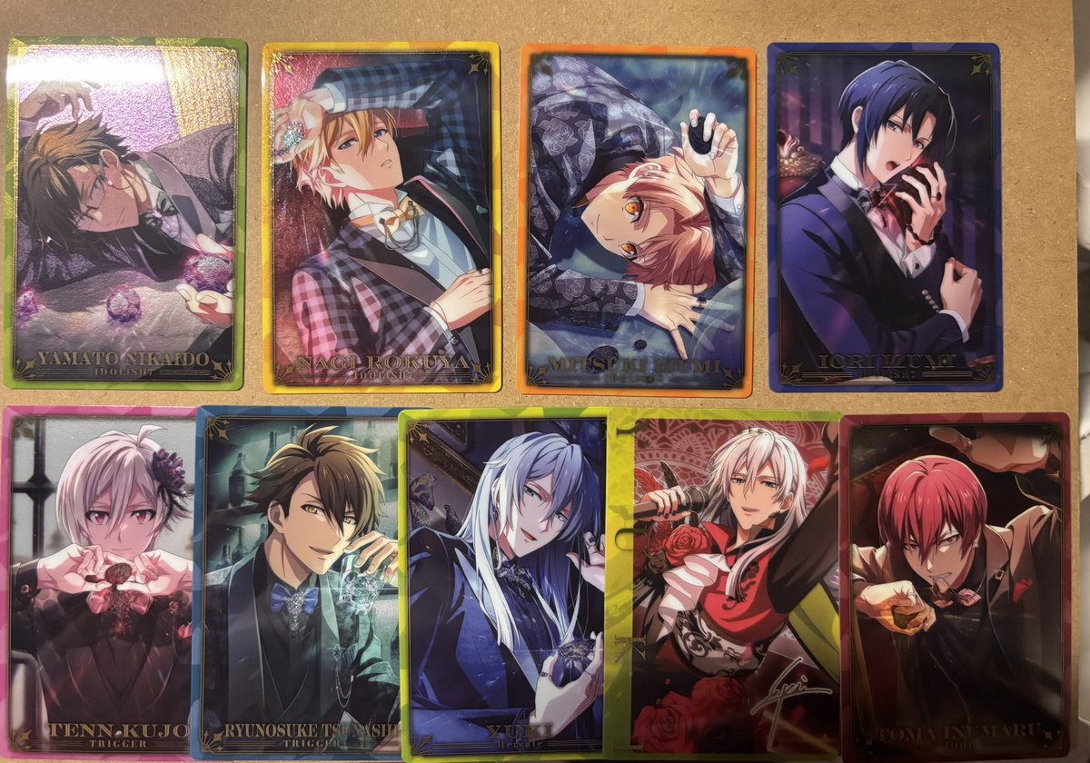 mama_another's tweet photo. 画像だけ載せておきますね
アイナナウエハース27とメタカです。 https://t.co/w45AHO9FOG