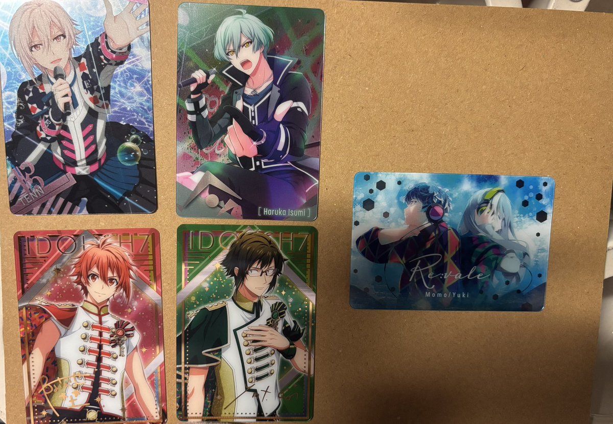 mama_another's tweet photo. 画像だけ載せておきますね
アイナナウエハース27とメタカです。 https://t.co/w45AHO9FOG