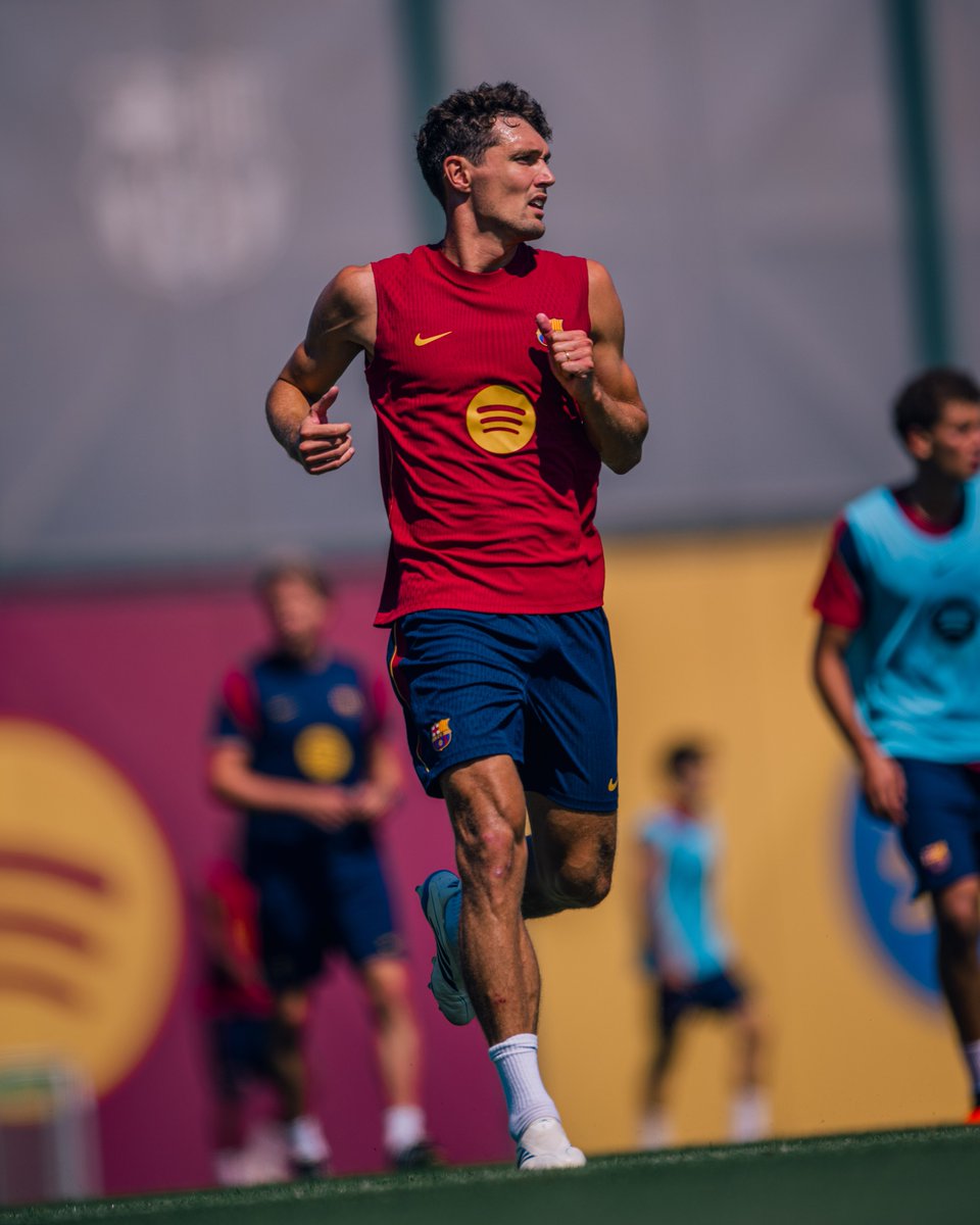 FCBarcelona's tweet photo. Ready for his 101st match. 🙌 https://t.co/Ps3M2ilPtN