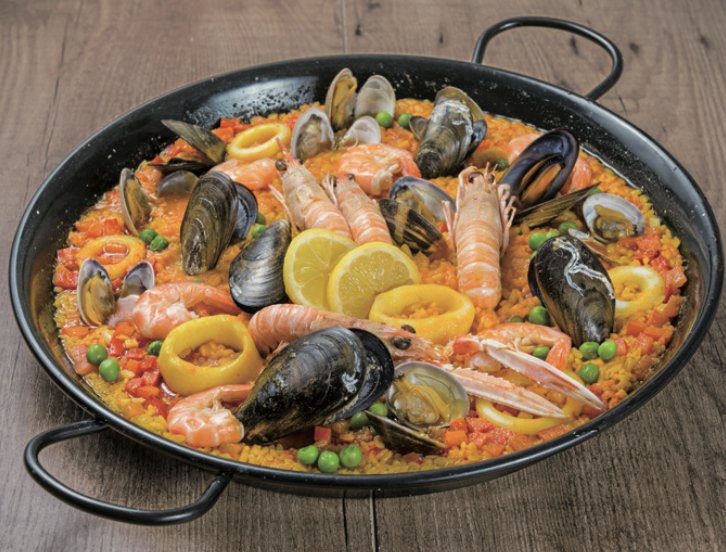 EmmaLearia's tweet photo. Paella valenciana tradicional con azafrán, marisco fresco y un toque de limón – sabor de Espaa en cada bocado! Prueba esta delicia hoy! https://t.co/7B7qAXSvcb