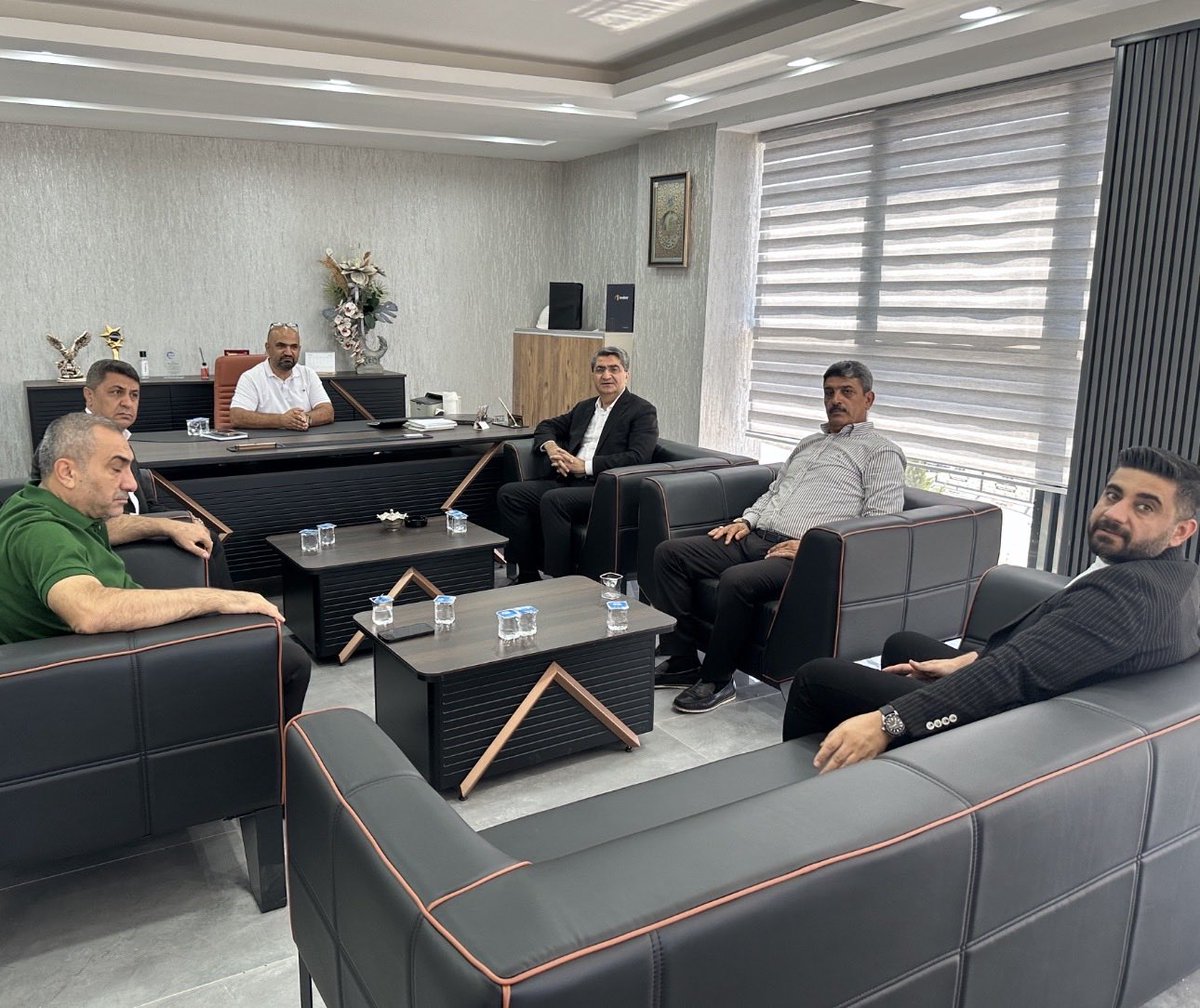 altun535's tweet photo. Gn. başk yrd. Sn. vekilimiz, il başkanımız ve yönetimimizle birlikte batman organize sanayi sitesinde DEMİR GRUPu ziyaret ettik. Yönetim kurulu bşk sn. Abdurrahman Demirtaş bey ve ekibine nazik misafirperverlikleri için tşkr. ediyoruz… https://t.co/ELfxBVySbT