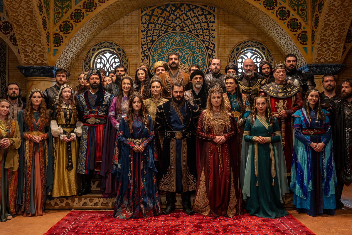 bozdagfilm's tweet photo. Aşk ve Taht'ın basın toplantısı gerçekleşti.

Detaylar linkte! 👉https://t.co/HTWvLkS6G2 https://t.co/t0R0Njhrly