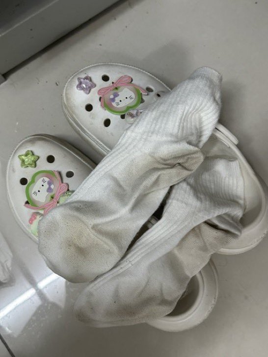 MilovanovicMatt's tweet photo. 風呂キャン3日目の蒸れ蒸れ靴下で踏んでやるよ

#裏垢女子 https://t.co/cSYCtNhoMM