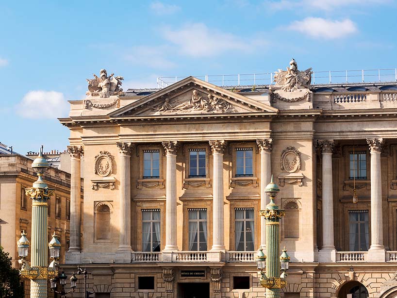 CerfiaFR's tweet photo. 🇫🇷🎥  FLASH | Un SCANDALE éclabousse le très luxueux Hôtel de Crillon à Paris. Des CÉLÉBRITÉS auraient été FILMÉES à leur insu dans des moments intimes, derrière les murs du prestigieux PALACE parisien.

Des images issues de la vidéosurveillance auraient circulé entre des employés. Virginie Efira aurait notamment été filmée dans une situation intime au bord de la piscine, avant que la vidéo ne lui parvienne par l’intermédiaire d’une connaissance.

L’actrice aurait ensuite été dédommagée par le palace. L’enquête fait également état de disparitions d’objets de luxe et d’employés qui auraient été licenciés après avoir dénoncé certaines pratiques. (Libération)