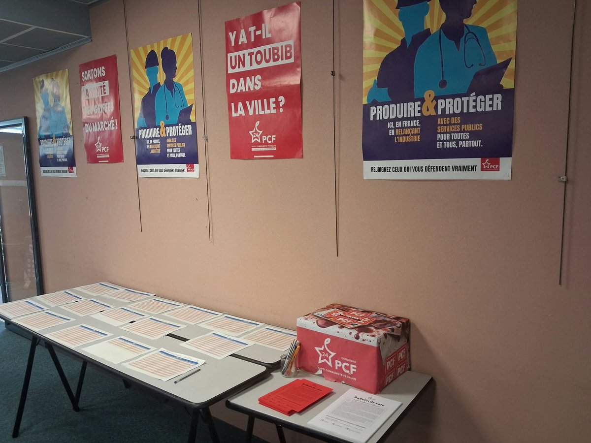 pcfperigueux's tweet photo. Du 3 au 6 septembre, les communistes sont appelé·es à voter pour confirmer la candidature proposée de @Fabien_Roussel à l’élection présidentielle. Cette consultation est un moment important de notre vie démocratique.
@PCF 
#FabienRoussel 
#PCF https://t.co/RA5hZOevCT