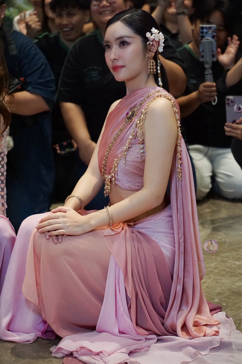 Lookkaew_JPFC's tweet photo. You are poised, beautiful, and elegant.

ANDALOOKKAEW X YENT26
#YentertainAwards2026xADLK
#lookkaewkamollak https://t.co/Ib8W8fE6fD