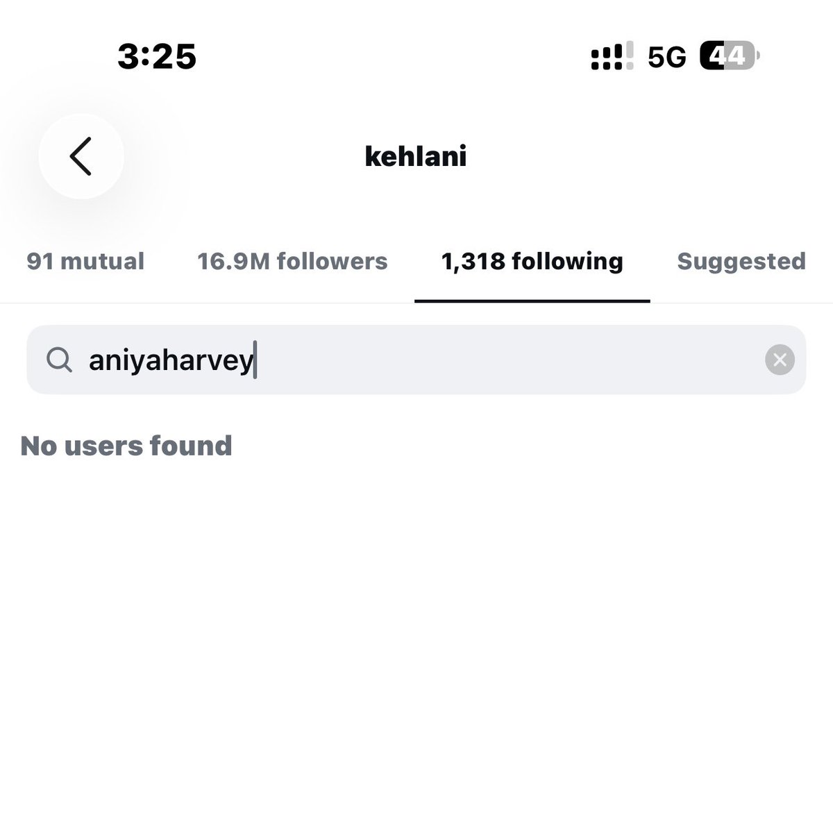 MissPosEmilia's tweet photo. Kehlani is genuinely the biggest loser in the entire universe! A desperate, pathetic clout chaser doing this embarrassing act every year... I am so fuckjng sick of her, she’s literally old enough to even be their mother😒 No wonder her album flopped!😤🗑️ https://t.co/9VbpbEgcqq