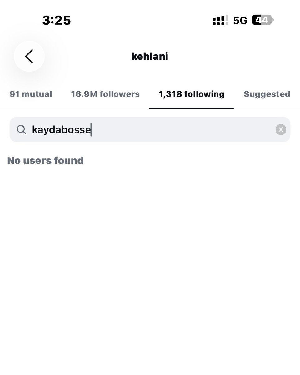 MissPosEmilia's tweet photo. Kehlani is genuinely the biggest loser in the entire universe! A desperate, pathetic clout chaser doing this embarrassing act every year... I am so fuckjng sick of her, she’s literally old enough to even be their mother😒 No wonder her album flopped!😤🗑️ https://t.co/9VbpbEgcqq