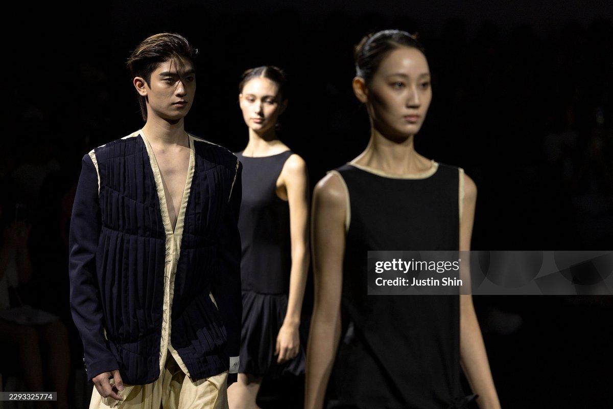 ForThomaskongTH's tweet photo. 📸 Getty images Update 
Credit : justin shin 

ꔛ https://t.co/VNK8f2hySU
ꔛ https://t.co/PnEzfi0Lm0
ꔛ https://t.co/2DSM2a94VT  
ꔛ https://t.co/hMFx9PMAZI  

THOMASKONG IN SFWSS27
#MMAMSS27RUNWAYxTMK 
#MMAM 
#SeoulFashionWeek2027ss  
#tthomastc @tthomastc https://t.co/3RbOYdLLpt