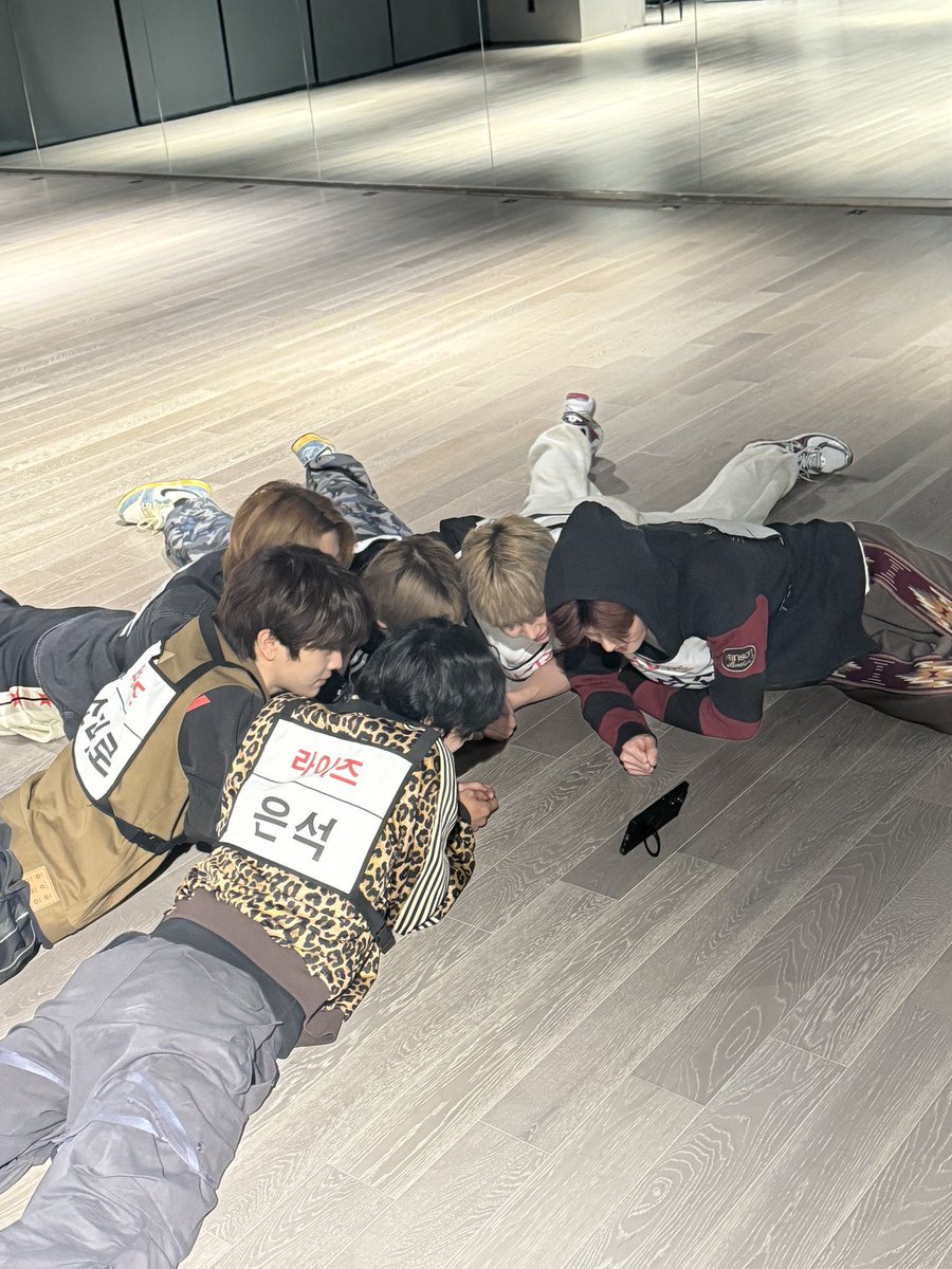 riizeitboys's tweet photo. 3rd year with the best boys 🥰🧡

RIIZE 3RD ANNIVERSARY
#RIIZE_Our_3rdChapter
#라이즈와_브리즈_계속될_우리이야기 https://t.co/O12x4gkoJc