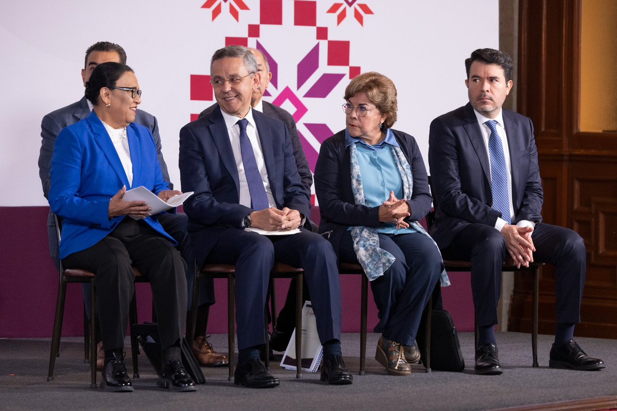 rosaicela_'s tweet photo. Como parte del #2InformeDeGobierno, en la #MañaneraDelPueblo de la Presidenta @Claudiashein informamos las principales acciones que se han realizado desde @SEGOB_mx para preservar la gobernabilidad mediante el diálogo y la concertación, respetar los derechos humanos y contribuir a la construcción de paz. 🇲🇽 #HonestudadYResultados @arturomedinap @RocioBarcenaM #CésarYáñez